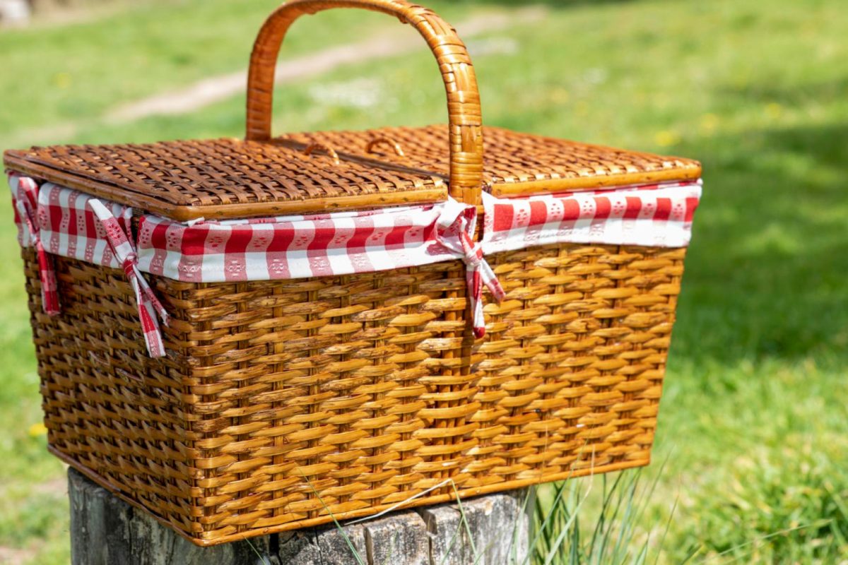 Le panier en osier : l'accessoire indispensable pour un pique-nique parfait