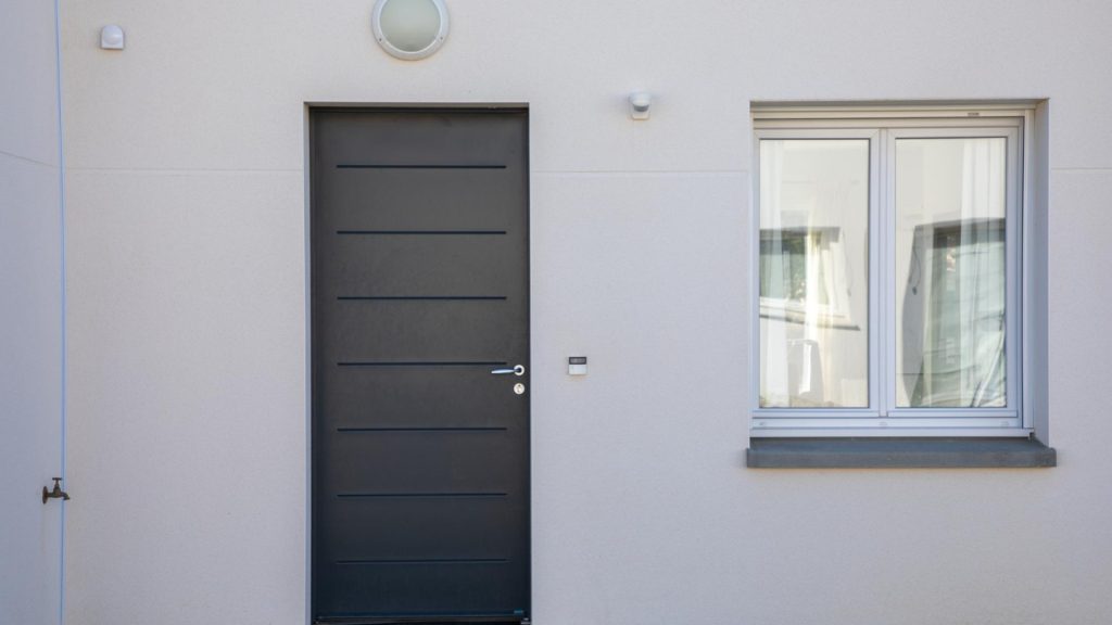 Portes en aluminium : la clé d'une maison énergétiquement efficace